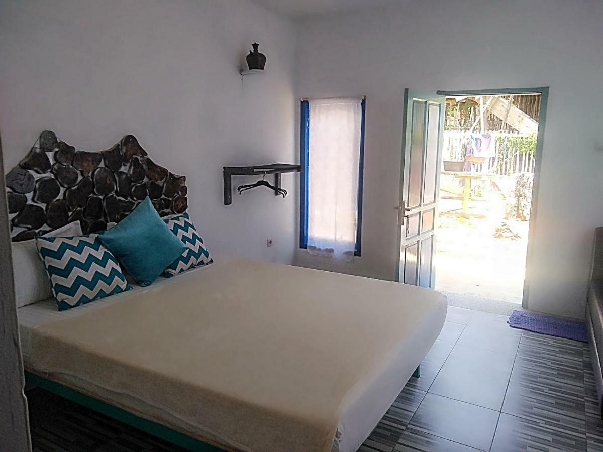 Blue Coral Homestay Karimunjawa Dış mekan fotoğraf